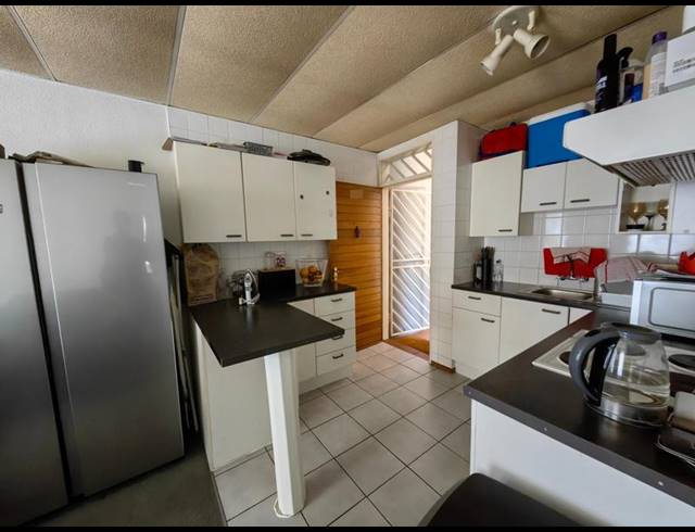 3 BEDROOM APARTMENT FOR SALE IN WESTDENE